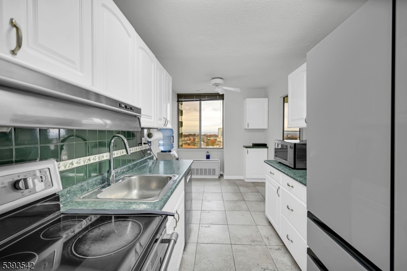 Winston Towers 300 - Residential