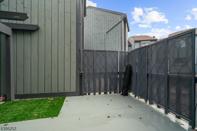 Hastings Square - Residential