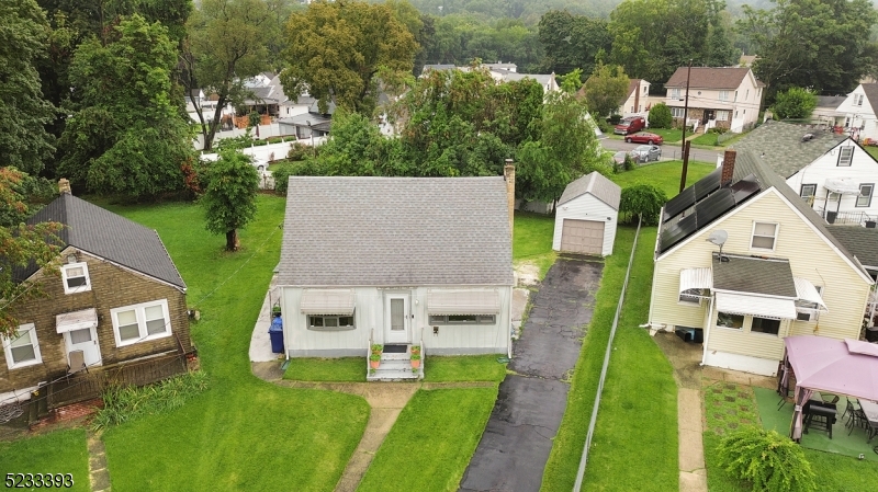 Photo 3 of 27 of 15 Colonial Ave 1 house