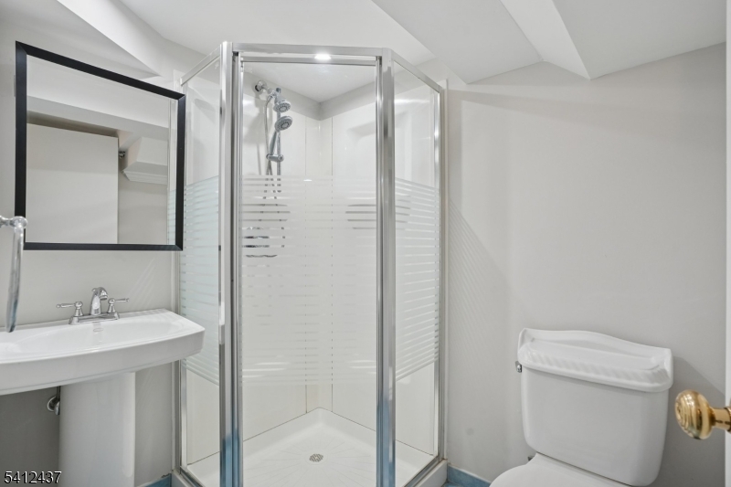 GLENWOOD - Residential Lease