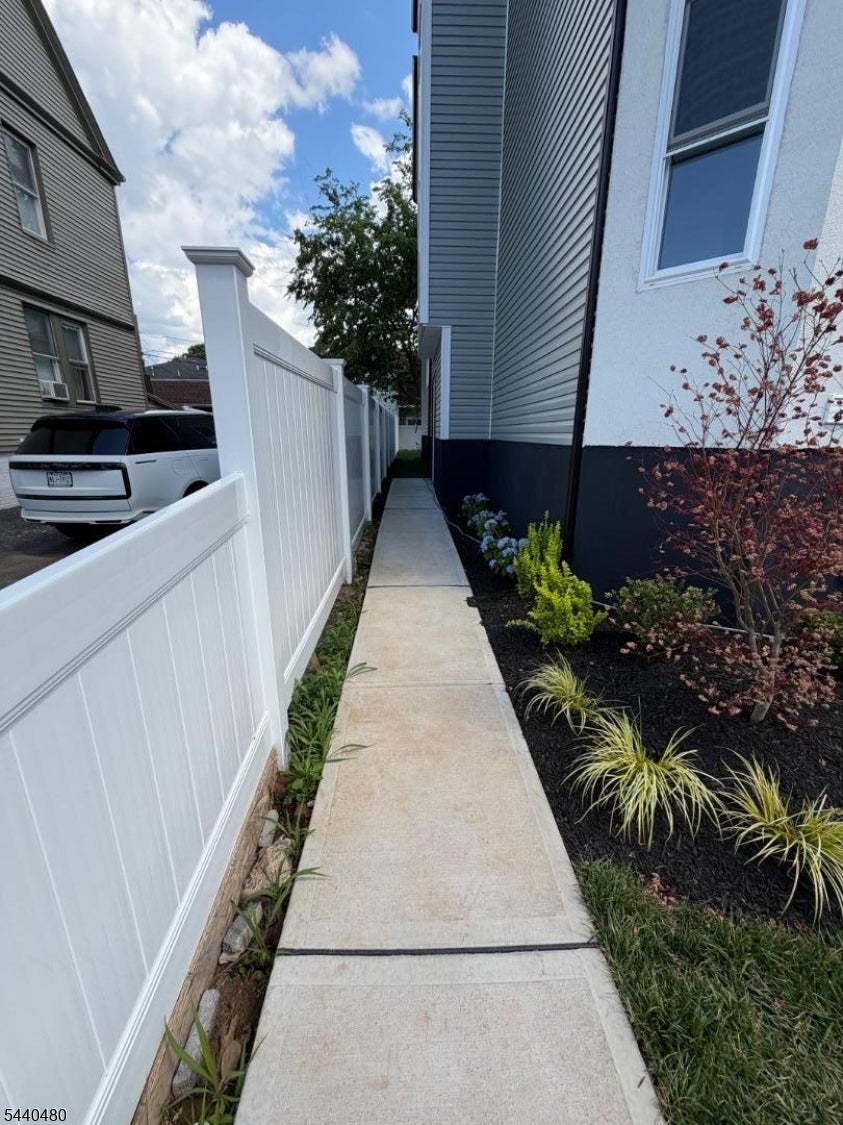 170 N 18Th St - Photo 2