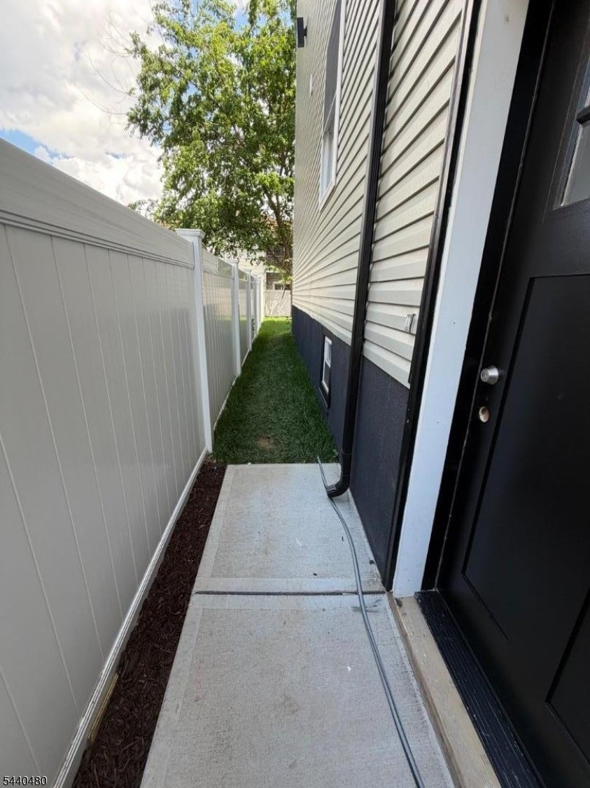 170 N 18Th St - Photo 4