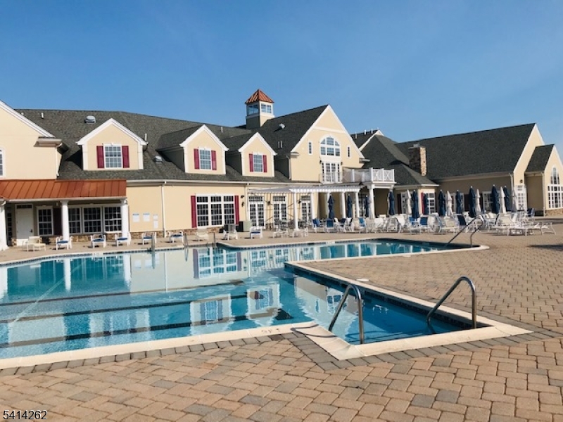 CANAL WALK - Residential