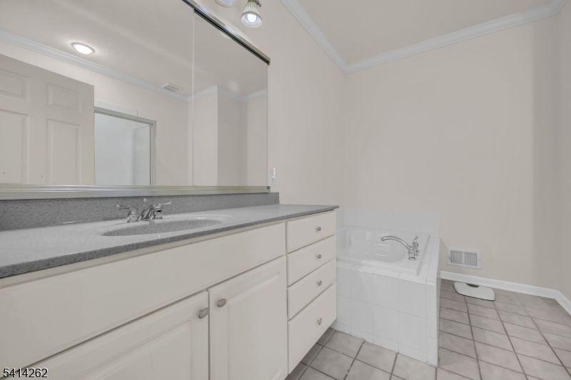 CANAL WALK - Residential