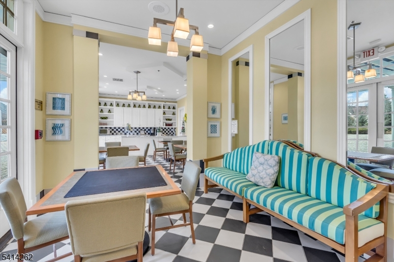 CANAL WALK - Residential