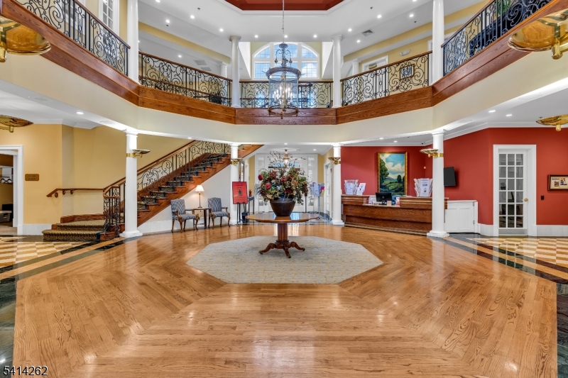 CANAL WALK - Residential