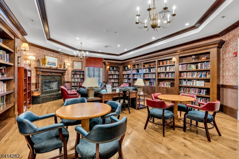 CANAL WALK - Residential