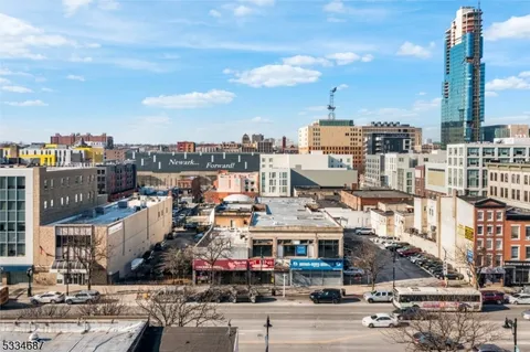 MLS: 3943058