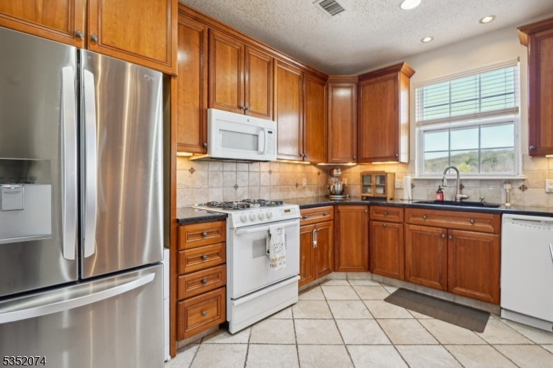 Rose Arbor - Residential