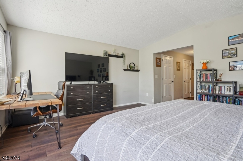 Rose Arbor - Residential