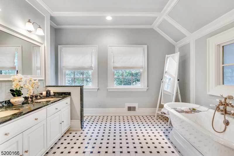 OLD SHORT HILLS - Residential