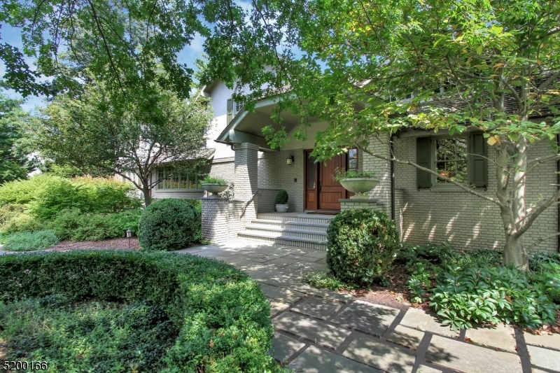 OLD SHORT HILLS - Residential