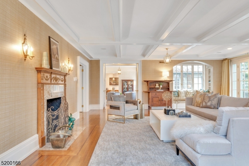 OLD SHORT HILLS - Residential