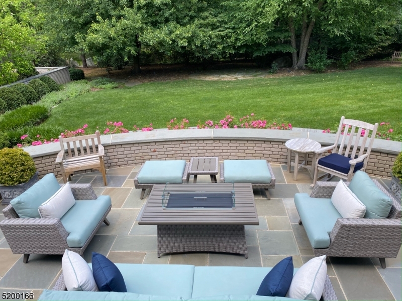 OLD SHORT HILLS - Residential