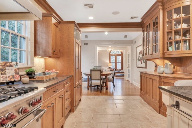 OLD SHORT HILLS - Residential