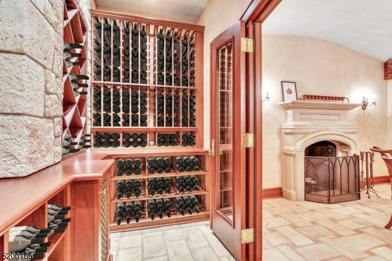 OLD SHORT HILLS - Residential