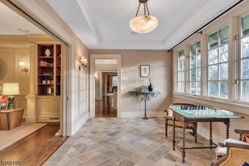 OLD SHORT HILLS - Residential