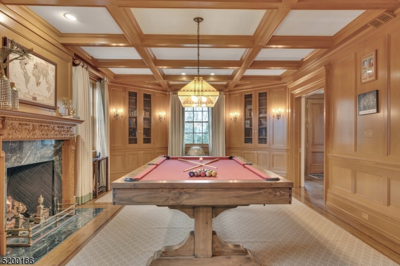 OLD SHORT HILLS - Residential