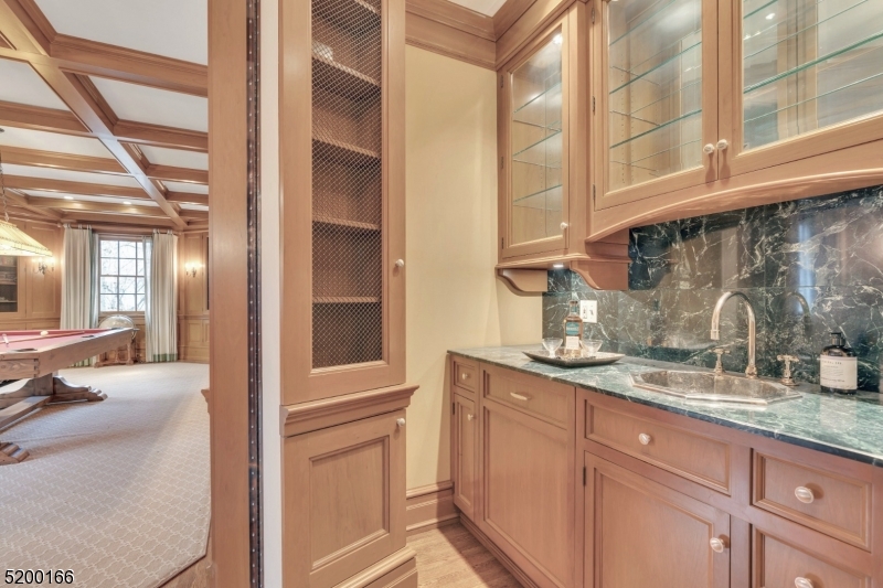 OLD SHORT HILLS - Residential