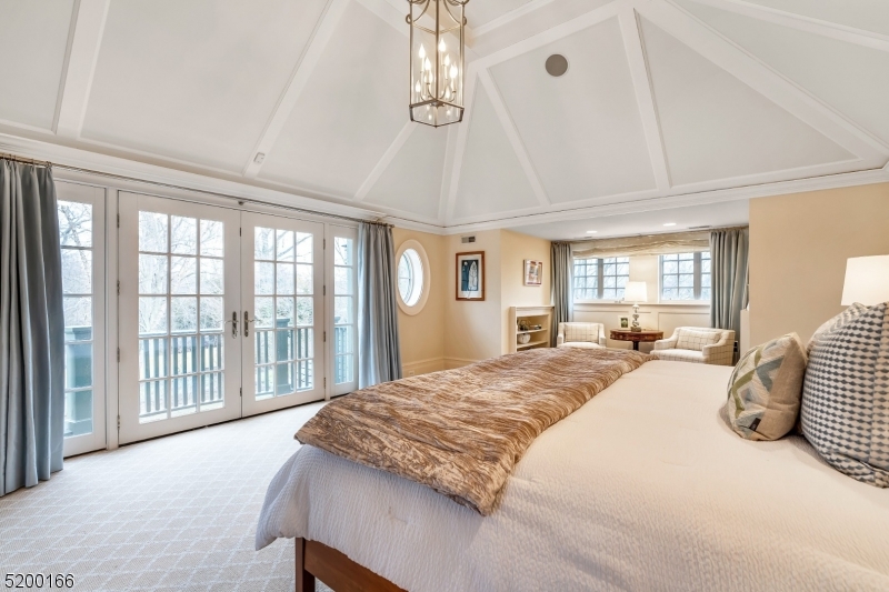 OLD SHORT HILLS - Residential