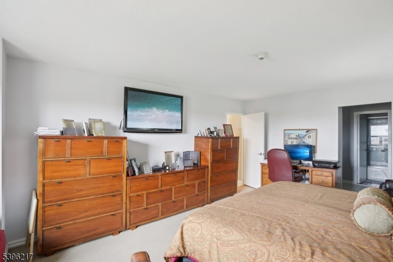 Claridge 2 - Residential