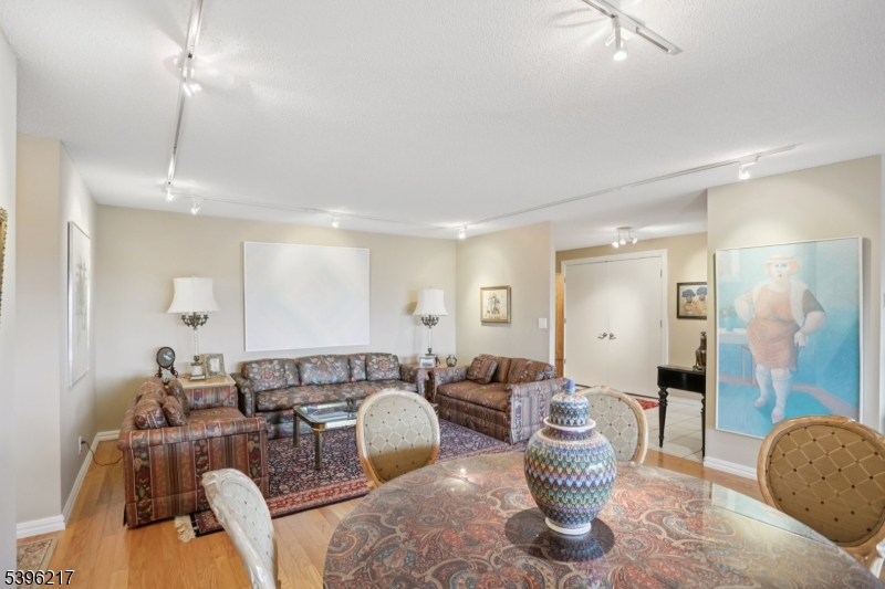 Claridge 2 - Residential