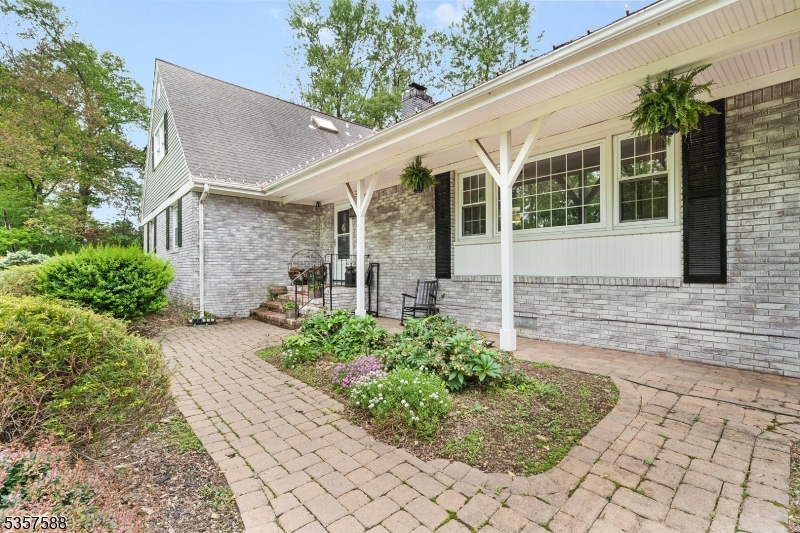 209 Lake Rd