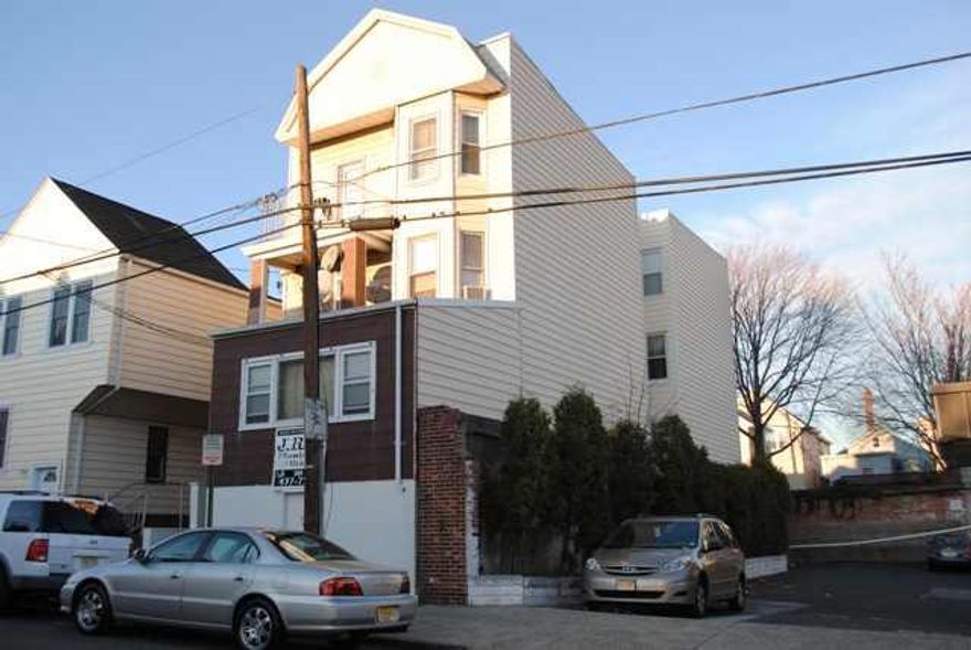 Take a look at this 2 bedroom second floor apartment in Phillipsburg NJ! This unit includes an eat in kitchen and a comfortably sized living room. A shared driveway allows for off street parking as well! This home is only minutes away from major highways Rt 22 and I78, and a walking distance from downtown Easton, PA. Schedule your showing  for this property today!