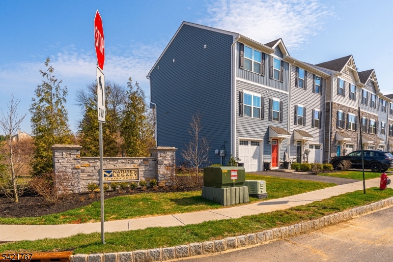 Nature's Legacy Hawk Pointe - Residential