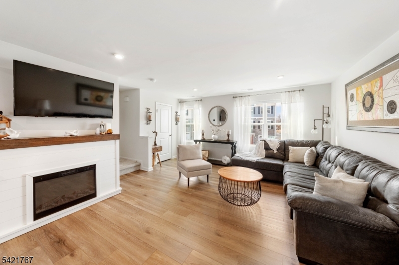 Nature's Legacy Hawk Pointe - Residential