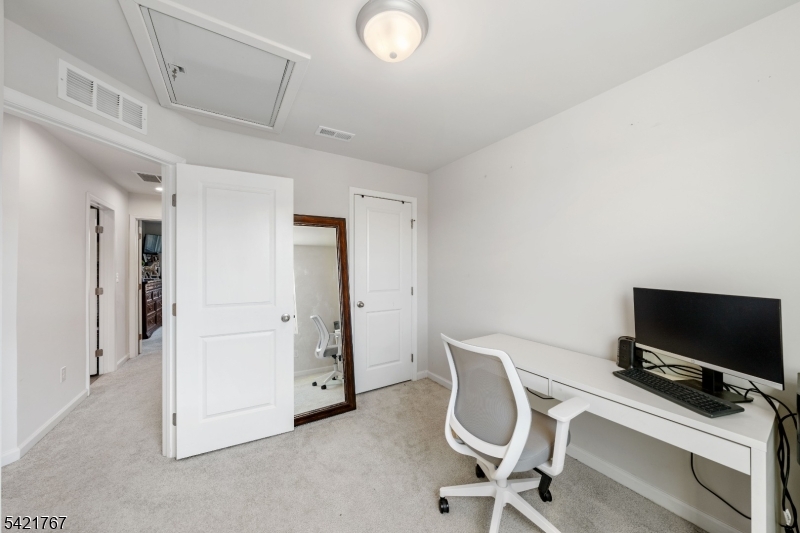 Nature's Legacy Hawk Pointe - Residential