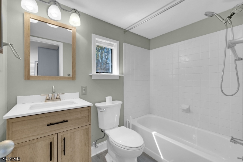 Cozy Lake/Oak Ridge - Residential