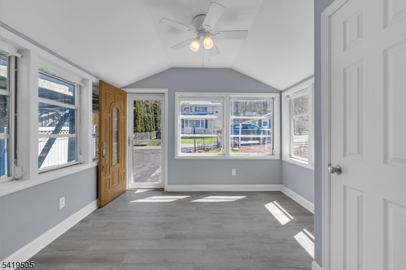 Cozy Lake/Oak Ridge - Residential