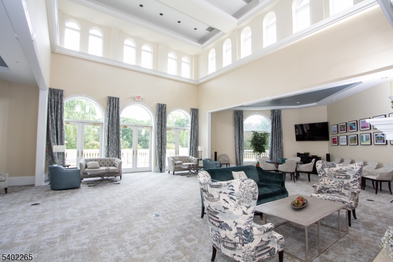 FOX HILLS - Residential