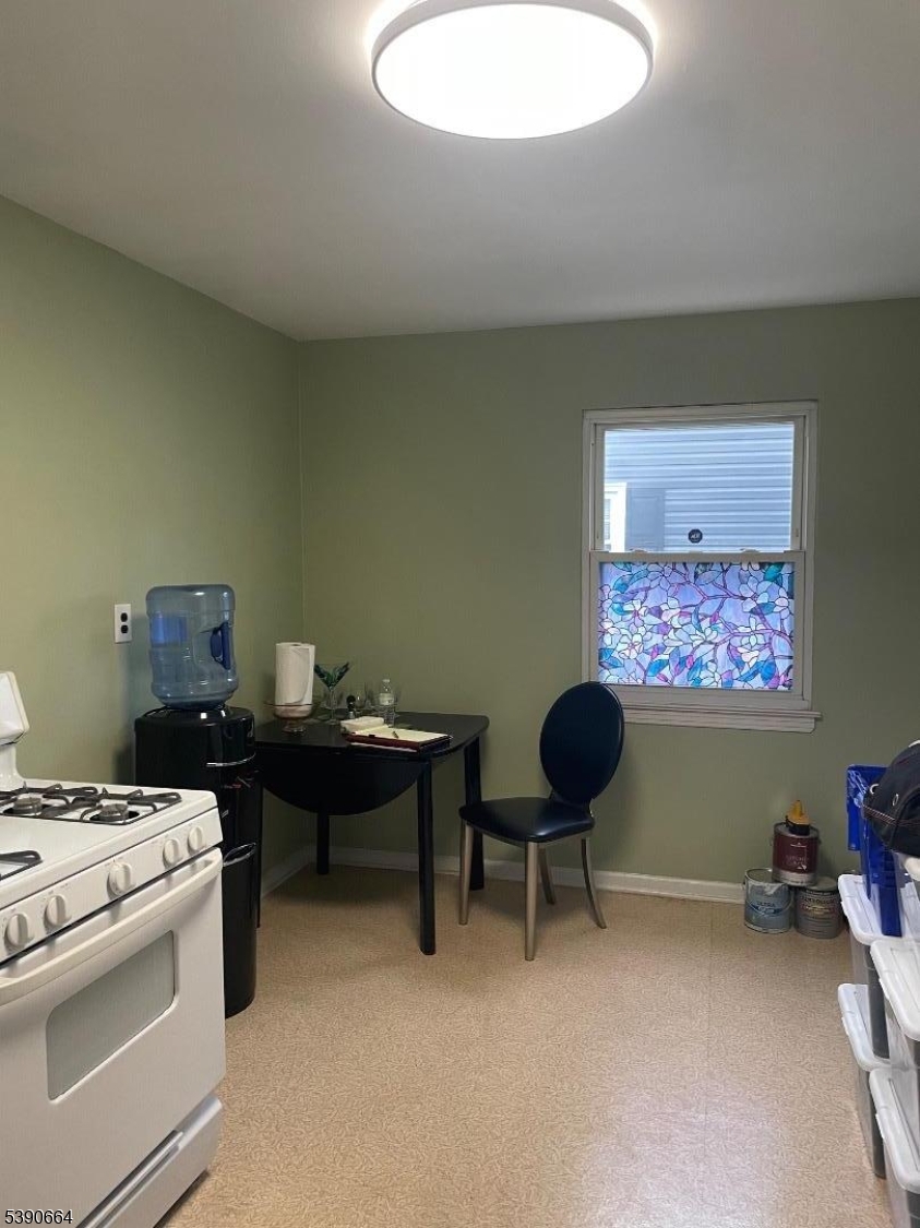 HILLCREST - Residential