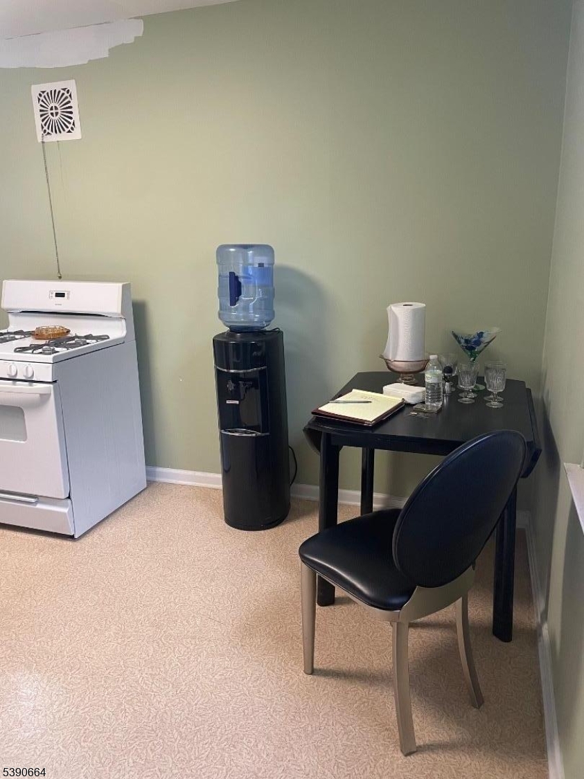 HILLCREST - Residential