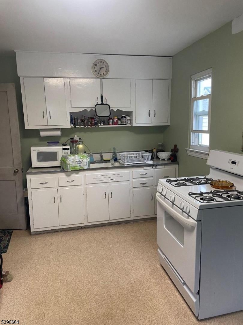 HILLCREST - Residential