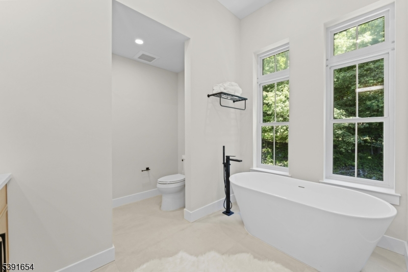 Lexington on Broadway - Residential