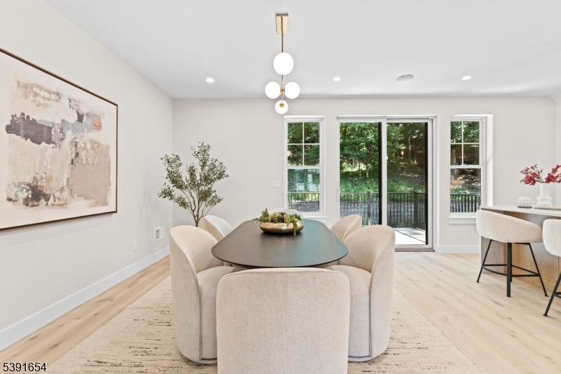 Lexington on Broadway - Residential