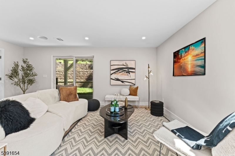 Lexington on Broadway - Residential