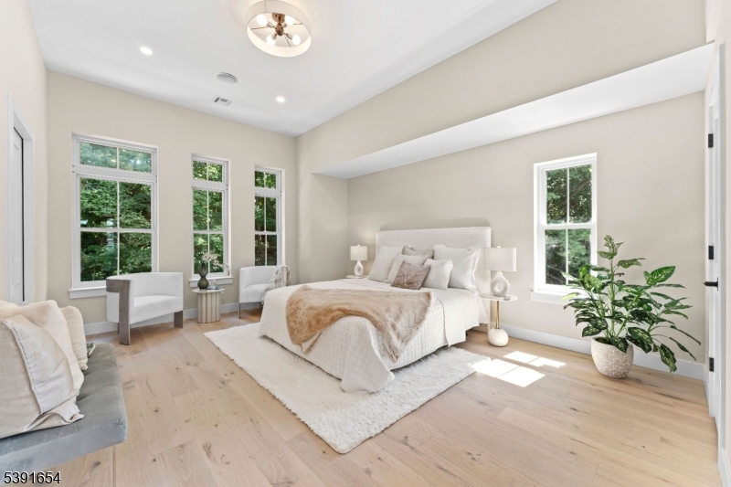 Lexington on Broadway - Residential