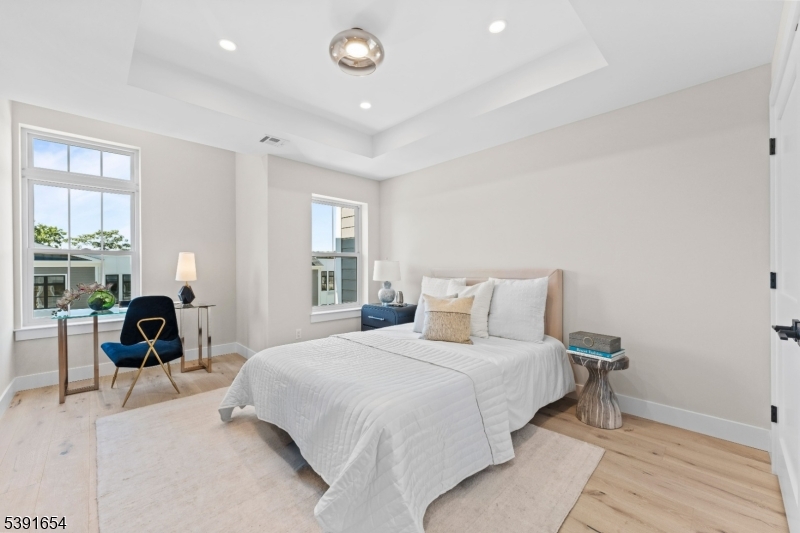 Lexington on Broadway - Residential