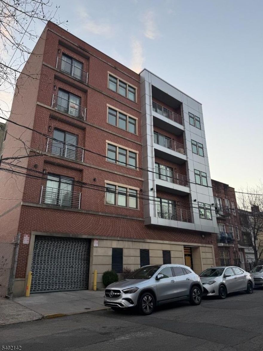 Beautiful 2-bedroom apartment in a newer building with central A/C and forced hot air. Enjoy the convenience of on-site laundry and a modern, comfortable layout. Centrally located in Newark, close to transit, dining, and shopping.