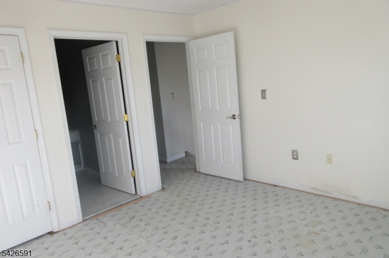 FAIRWAY GREENS - Residential