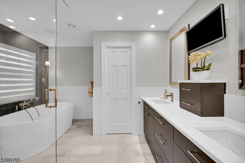 Reservoir Ridge - Residential