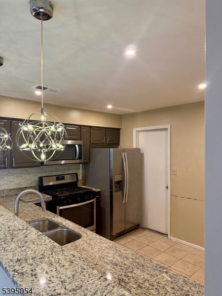 QUAIL BROOK PH IIA - Residential Lease