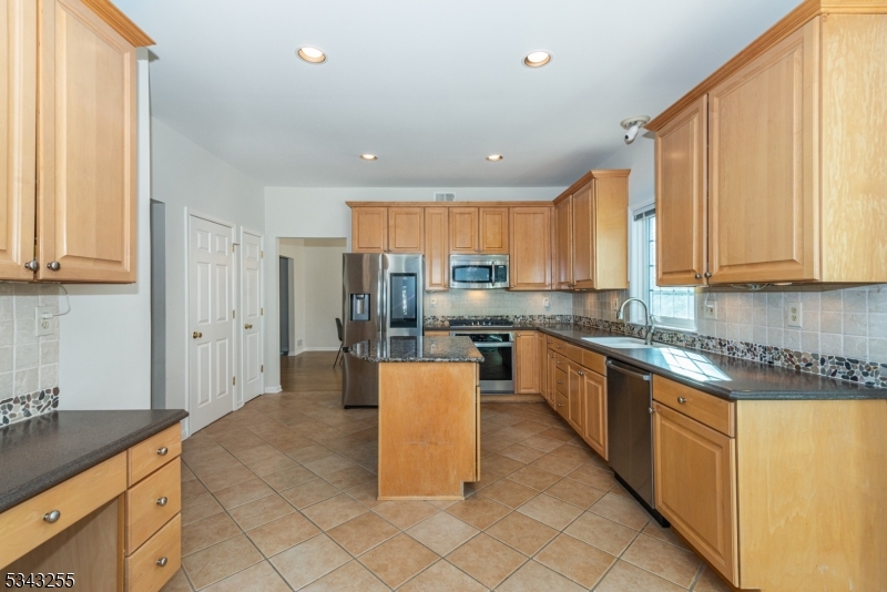 CROWN HEIGHTS - Residential