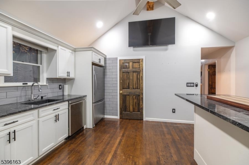 Skyline Lakes - Residential