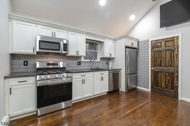 Skyline Lakes - Residential