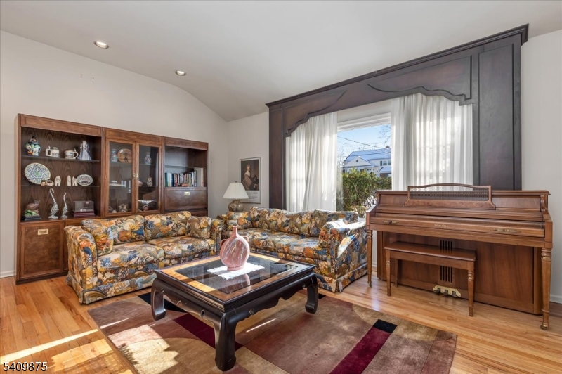 Nomahegan Hills - Residential